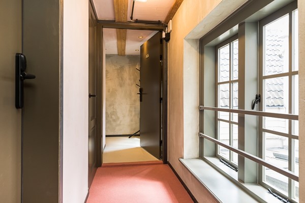 Medium property photo - Warmoesstraat 50S, 1012 JE Amsterdam
